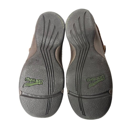 Dansko Kenzi Womens Size 39 Brown Leather Slip-On Clogs Knit Collar & Button - Picture 7 of 9